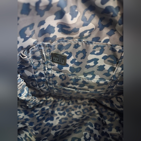 Lug Navy Blue Luxury Quilted Tote Bag, RFID, Leopard Interior, Cargo - Picture 9 of 12